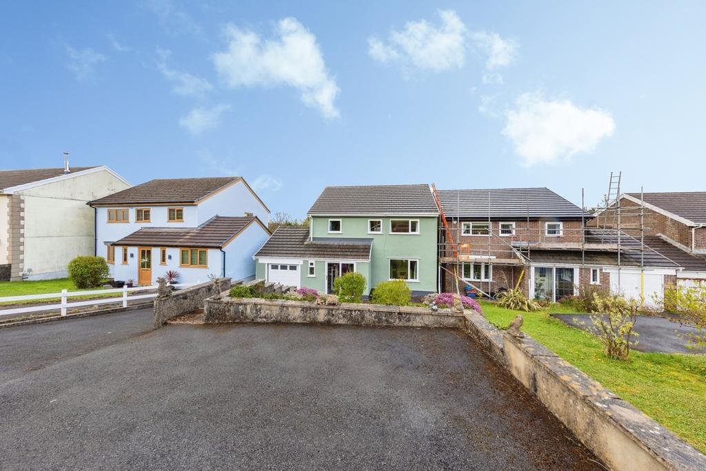Heol Y Nant, Llanelli SA14