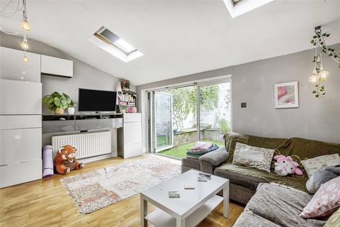 2 bedroom maisonette for sale, Trinity Road, London, SW17
