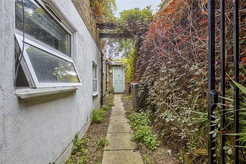 2 bedroom maisonette for sale, Trinity Road, London, SW17