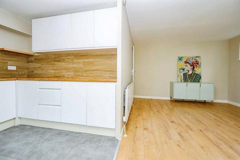 2 bedroom apartment for sale, Ashby Court, Hemel Hempstead