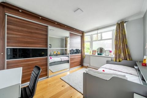 4 bedroom terraced house for sale, Oakway, Raynes Park, London, SW20