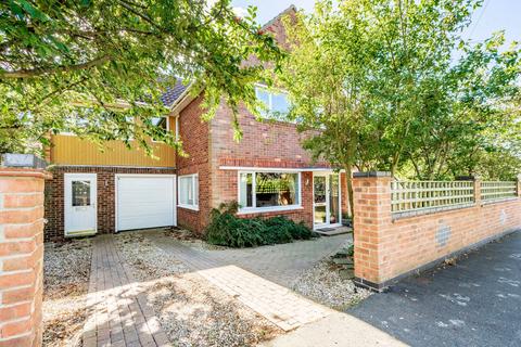 4 bedroom detached house for sale, Broadhurst Road, Norwich