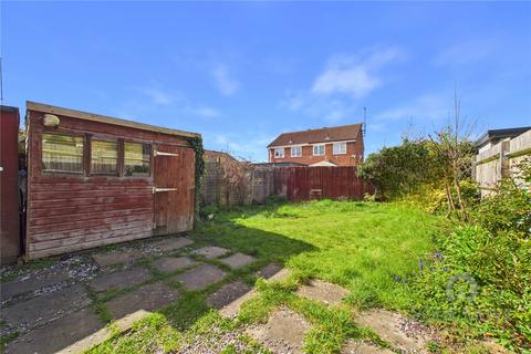3 bedroom semi-detached house to rent, Dore Close, Northampton NN3