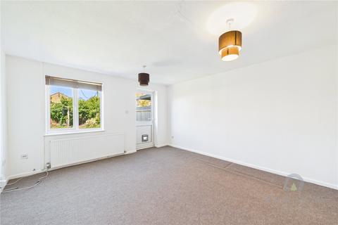 3 bedroom semi-detached house to rent, Dore Close, Northampton NN3