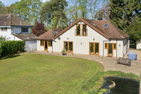 4 bedroom chalet for sale, Farthing Green Lane, Stoke Poges, Buckinghamshire, SL2