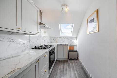 1 bedroom flat for sale, Bedford Hill, Balham, London, SW12