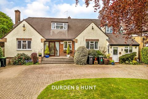 Grove Lane, Chigwell, IG7