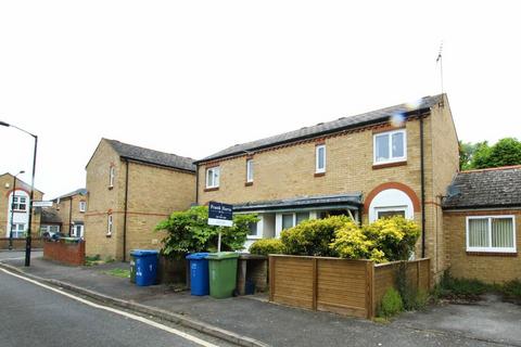 2 bedroom semi-detached house to rent, Longfellow Way, London SE1