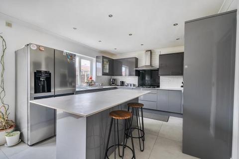 5 bedroom detached house for sale, St. Elmo Crescent, Slough