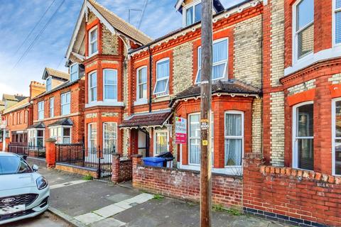 3 bedroom townhouse for sale, Tennyson Road, Kettering