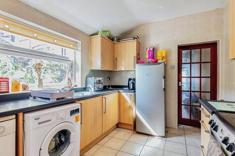 3 bedroom townhouse for sale, Tennyson Road, Kettering