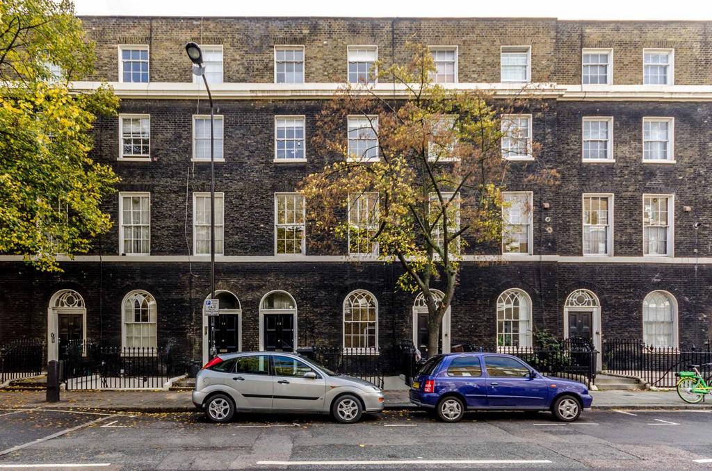 Calthorpe Street, Bloomsbury, London... 1 bed flat - £2,800 pcm (£646 pw)