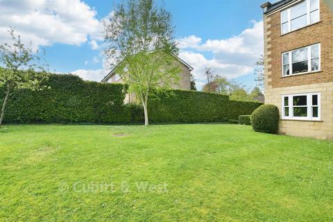 1 bedroom ground floor flat for sale, Yew Tree Court, Sutton SM2