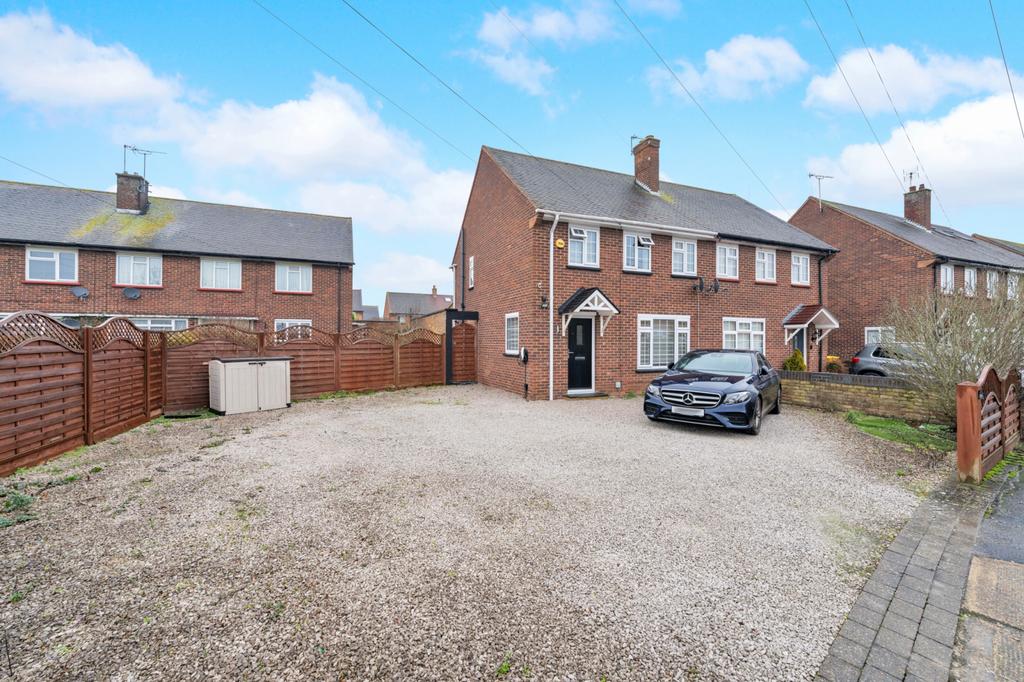 Three Bedroom Semi Detached House in Uxbridge