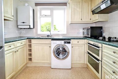 2 bedroom flat for sale, Bryn Pinwydden, Pentwyn, Cardiff, CF23
