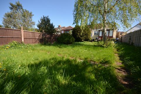 2 bedroom semi-detached bungalow for sale, Bryant Road, Kettering, NN15