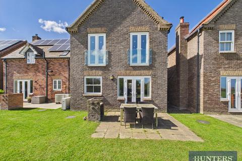 3 bedroom detached house for sale, Turnberry Drive, Moor Road, Filey