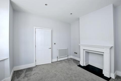 3 bedroom terraced house for sale, Charles Street, Petersfield, Hampshire, GU32