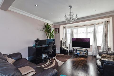3 bedroom end of terrace house for sale, Otley Drive, Ilford, IG2