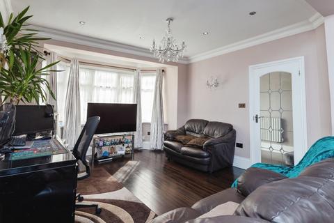 3 bedroom end of terrace house for sale, Otley Drive, Ilford, IG2