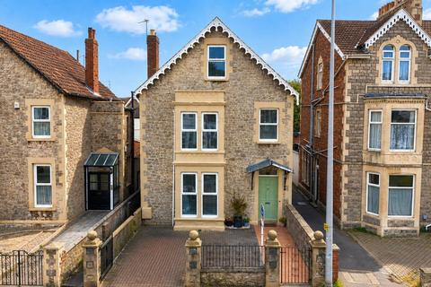 5 bedroom detached house for sale, Milton Road*5 Double Bedrooms*South Facing Garden*Two Bathrooms/En Suite/Two Cloakrooms*