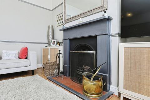 2 bedroom semi-detached house for sale, Station Road, Teynham, Sittingbourne