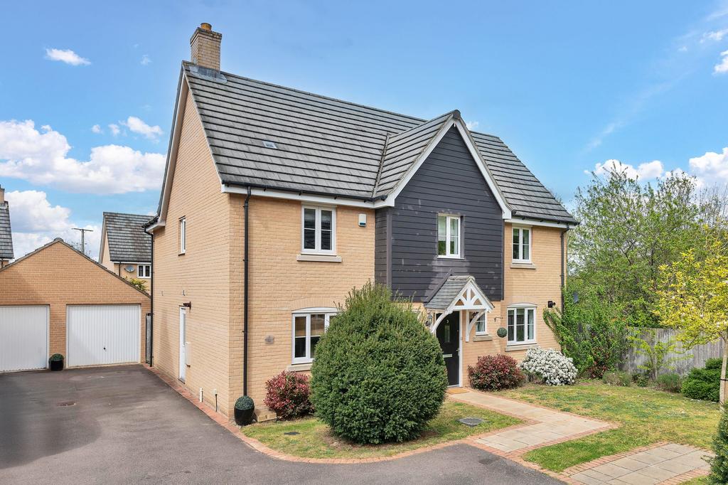 4 bedroom detached house for sale