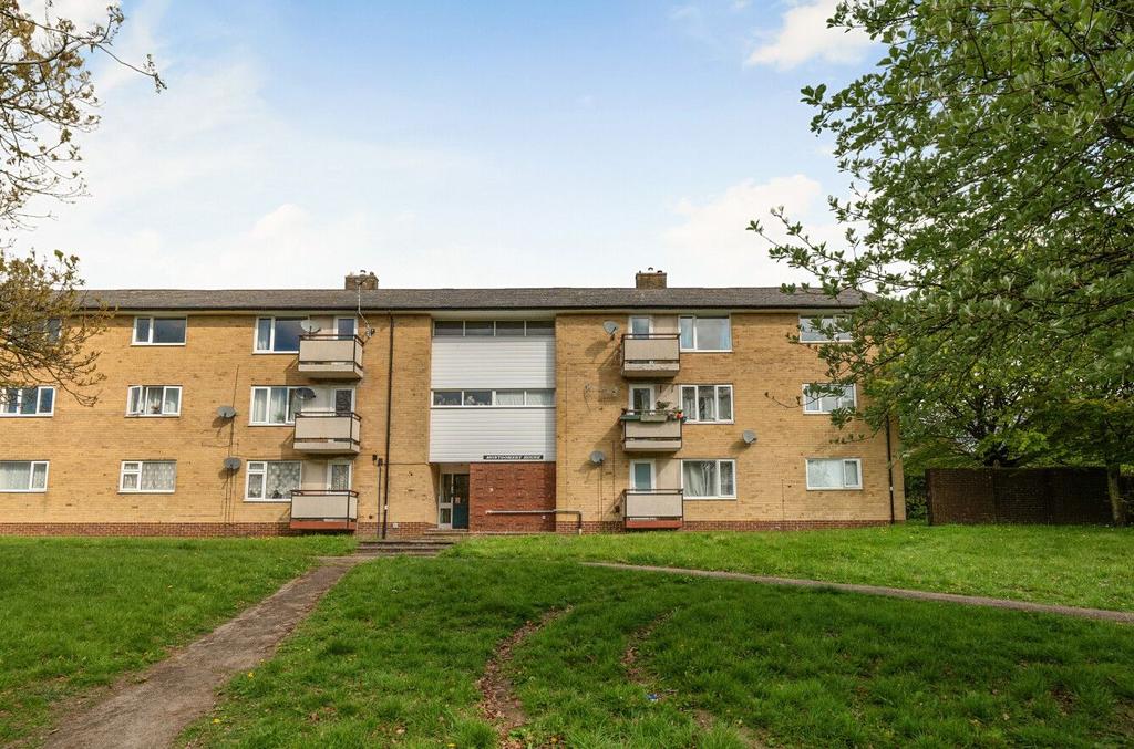 Montgomery House Tidworth SP9 7HR 2 Bed Flat For Sale 130 000