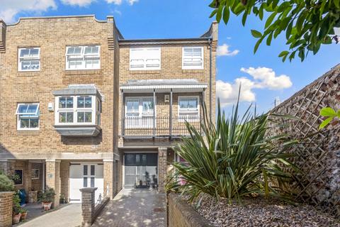 End of terrace house - Brighton, East Sussex BN2