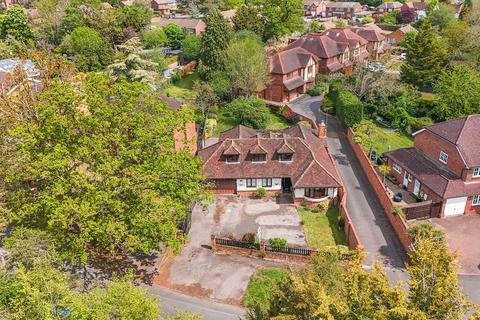 4 bedroom chalet for sale, Rogers Lane, Stoke Poges SL2