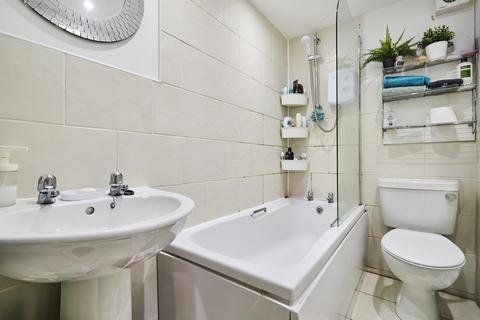 5 bedroom house to rent, Trelawn Avenue, Leeds LS6