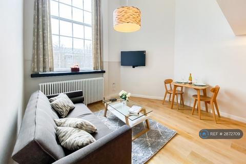 Studio to rent, Mcdonald Road, Edinburgh, EH7