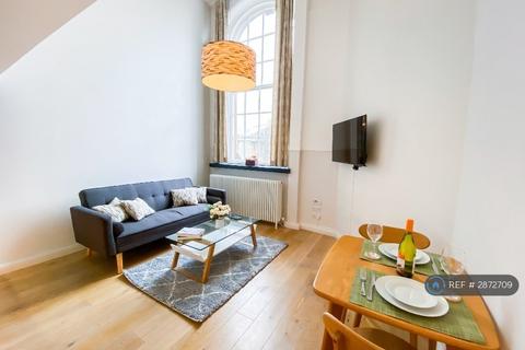 Studio to rent, Mcdonald Road, Edinburgh, EH7