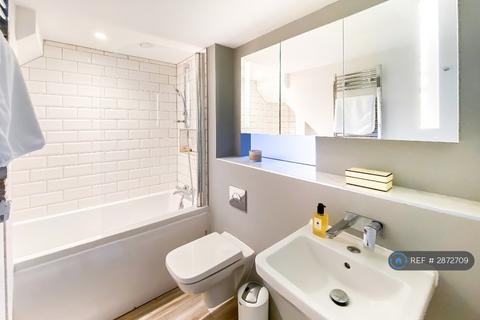 Studio to rent, Mcdonald Road, Edinburgh, EH7