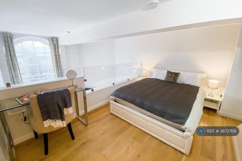 Studio to rent, Mcdonald Road, Edinburgh, EH7