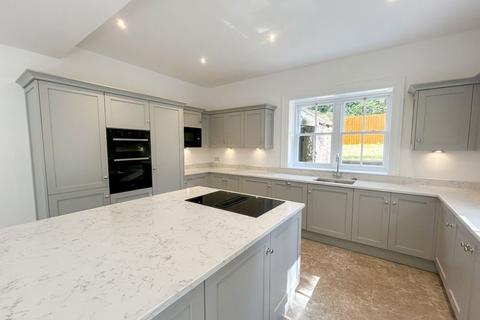4 bedroom semi-detached house to rent, Lewis Road, Neath, SA11