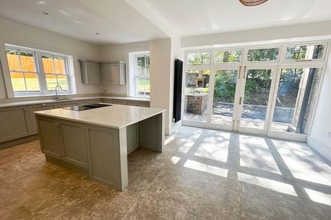 4 bedroom semi-detached house to rent, Lewis Road, Neath, SA11
