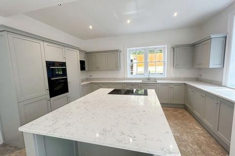4 bedroom semi-detached house to rent, Lewis Road, Neath, SA11