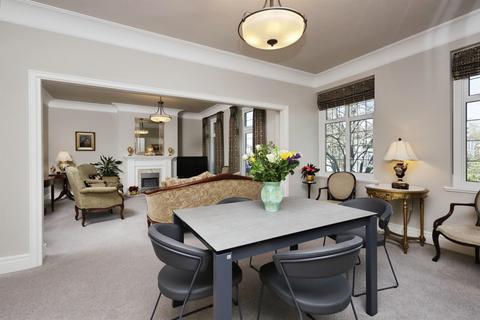 3 bedroom flat for sale, Devonshire Place, Eastbourne