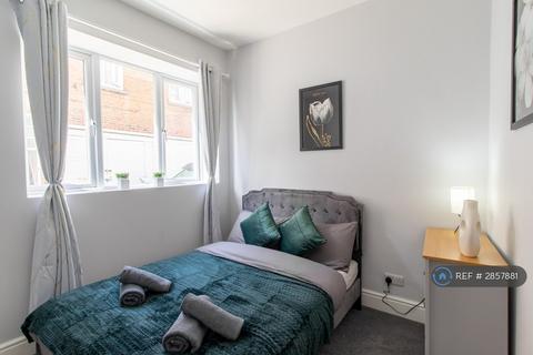 2 bedroom semi-detached house to rent, Kingston Road, Portsmouth, PO2