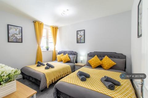 2 bedroom semi-detached house to rent, Kingston Road, Portsmouth, PO2