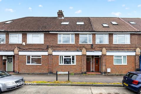 1 bedroom ground floor flat for sale, The Parade, Spa Drive, Epsom
