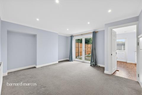 1 bedroom ground floor flat for sale, The Parade, Spa Drive, Epsom