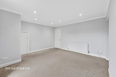 1 bedroom ground floor flat for sale, The Parade, Spa Drive, Epsom