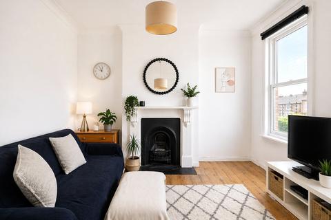 2 bedroom duplex for sale, Tintern Street, London