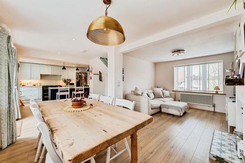 3 bedroom semi-detached house for sale, Queens Close, Thame