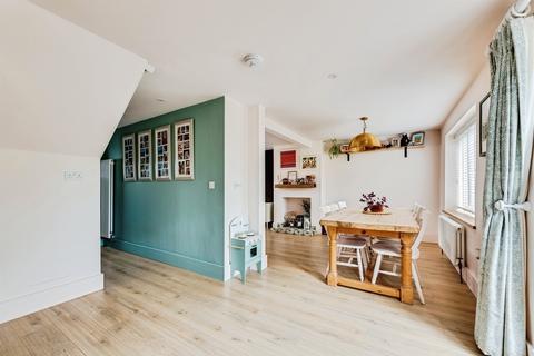 3 bedroom semi-detached house for sale, Queens Close, Thame