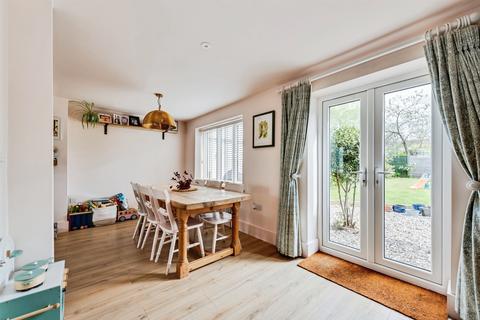 3 bedroom semi-detached house for sale, Queens Close, Thame