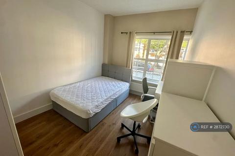 6 bedroom maisonette to rent, Tamworth St, London, SW6