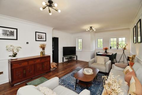2 bedroom flat for sale, Elizabeth Fry Place, London, SE18